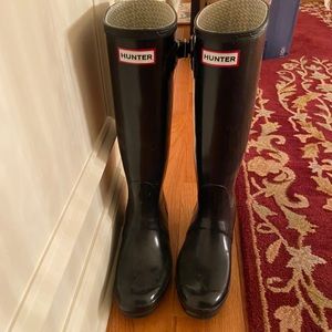 Size 8 tall hunter boots